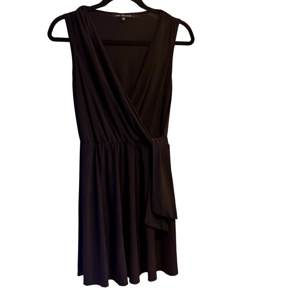 Nik and Nash Women's Size Medium Black Sleeveless FauxWrap V-Neck Dress